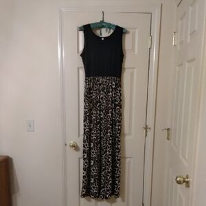 Sleeveless Black & Leopard Print Maxi Dress